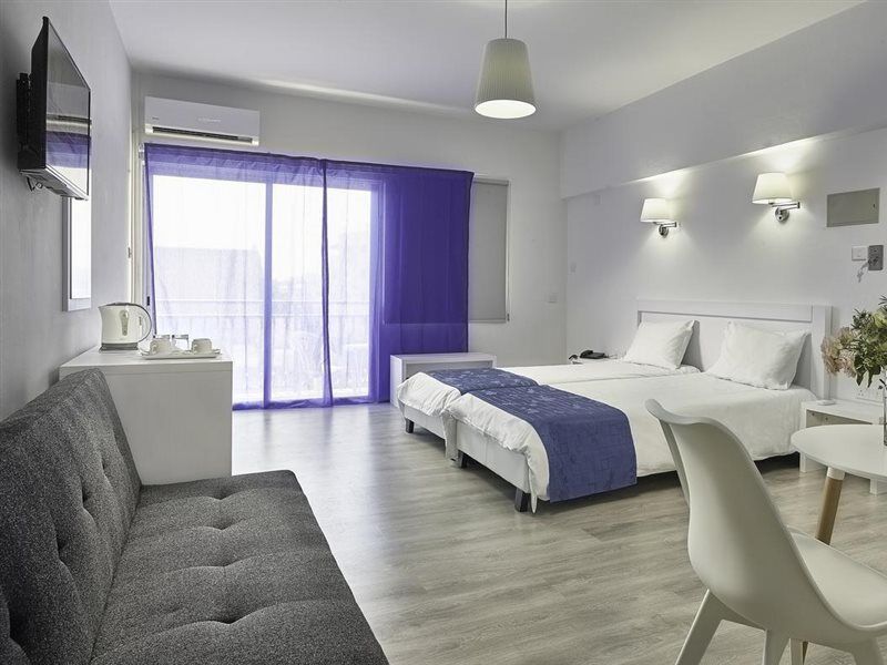 Mikes Kanarium City Hotel ลาร์นาคา ภายนอก รูปภาพ